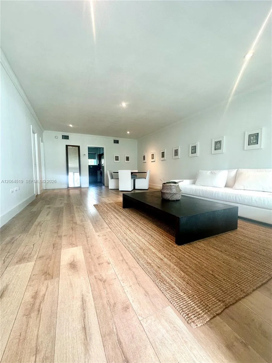 10178 Collins Ave #205 Bal Harbour, FL 33154