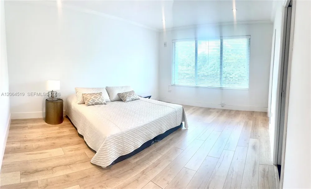 10178 Collins Ave #205 Bal Harbour, FL 33154