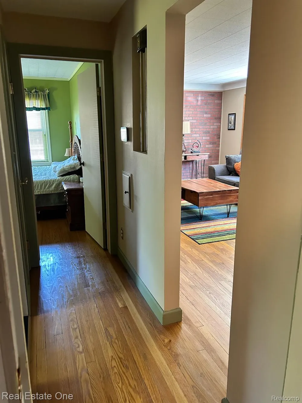 2075 Deering Street Garden City City, MI 48135