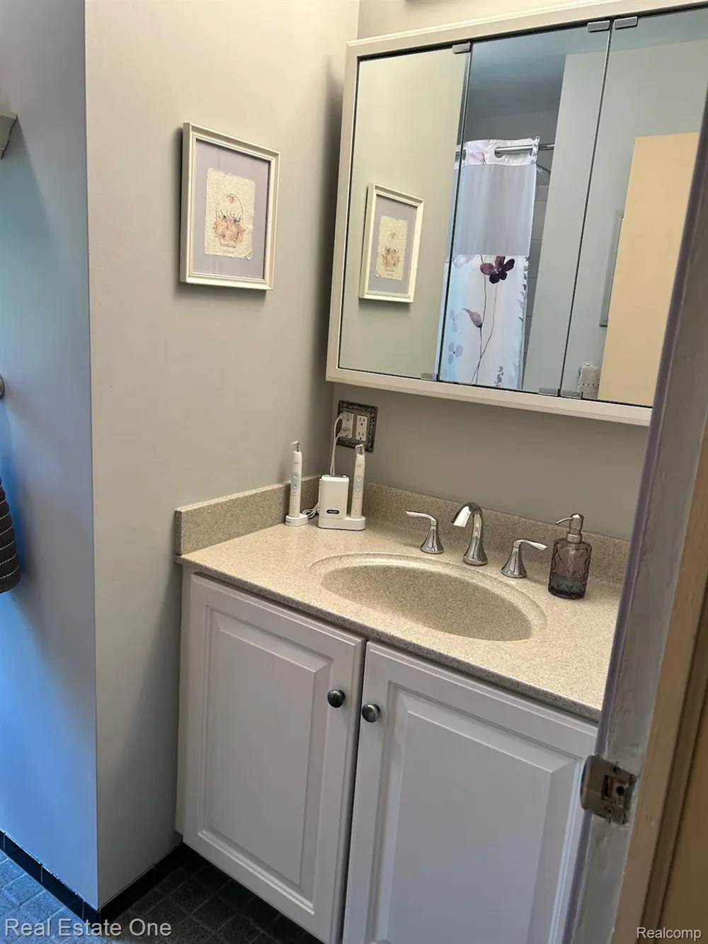 2075 Deering Street Garden City City, MI 48135