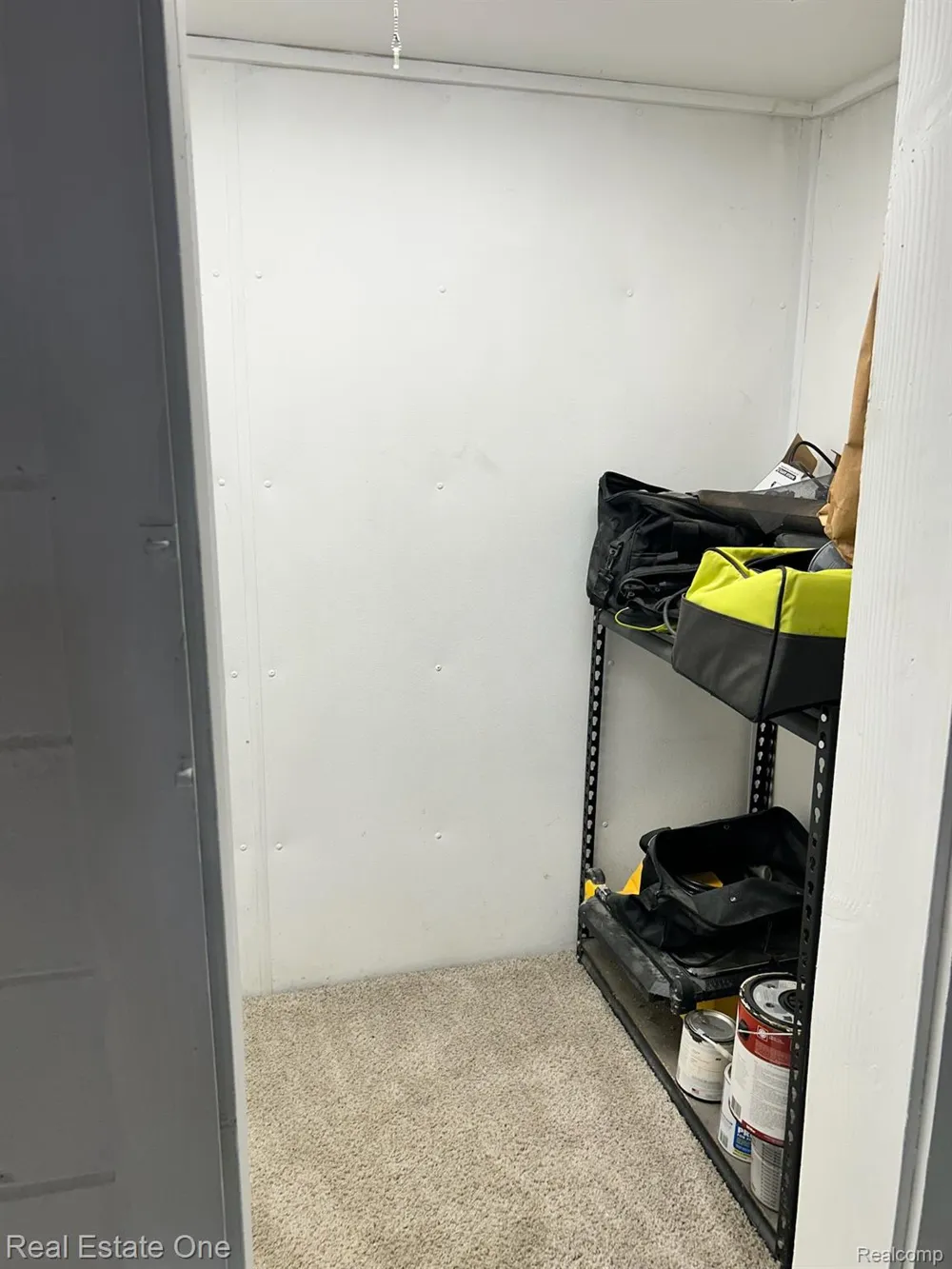 2075 Deering Street Garden City City, MI 48135