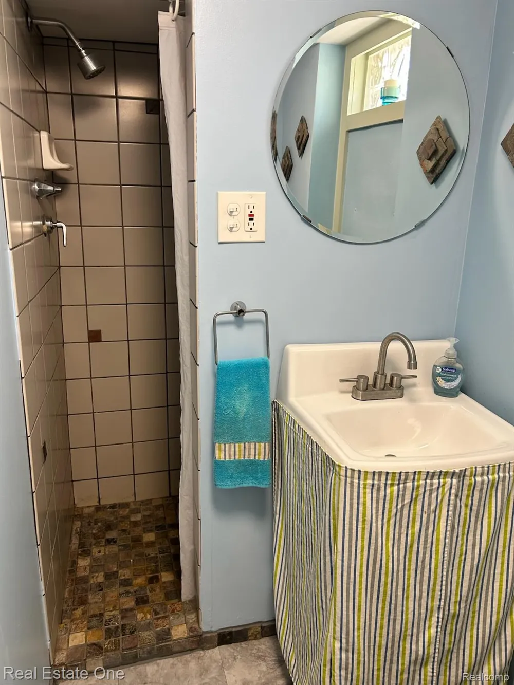 2075 Deering Street Garden City City, MI 48135
