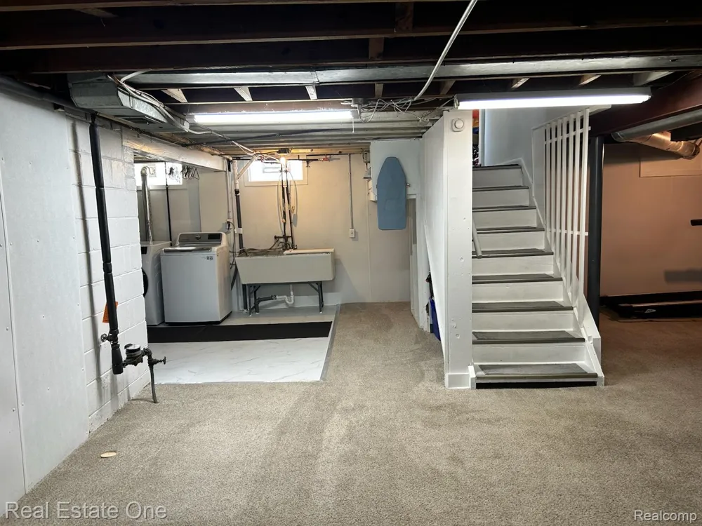 2075 Deering Street Garden City City, MI 48135