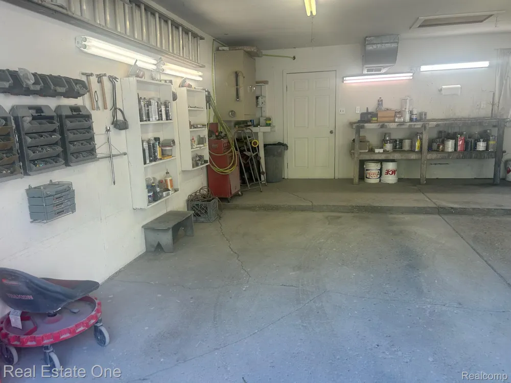 2075 Deering Street Garden City City, MI 48135