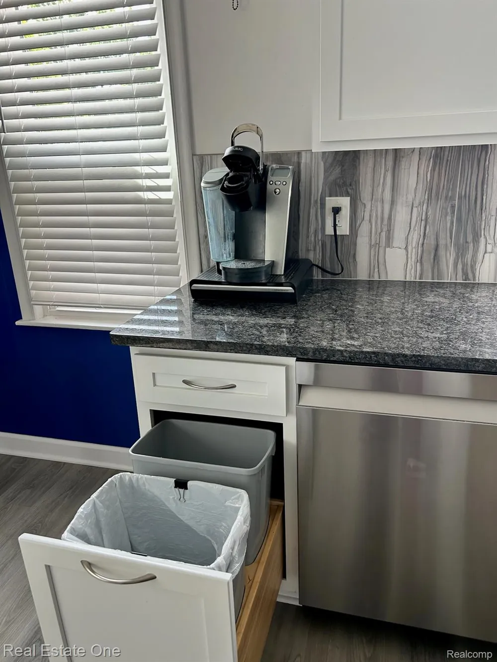 2075 Deering Street Garden City City, MI 48135