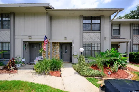21 OAKWOOD PARK