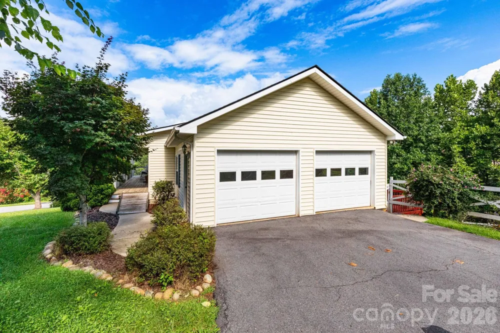 73 Ridge Brook Drive Weaverville, NC 28787