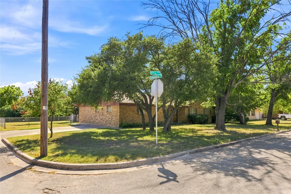 4309 9th Street Brownwood, TX 76801