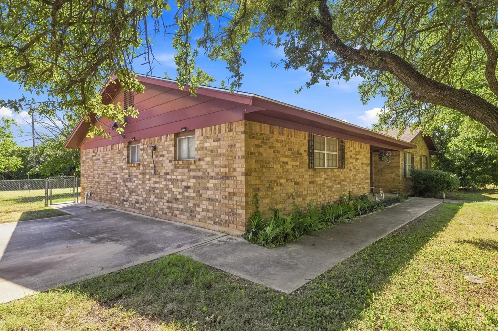 4309 9th Street Brownwood, TX 76801