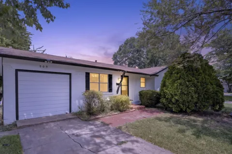 909 Rosewood Hills Drive