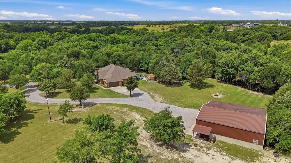 1011 Red Road Howe, TX 75459