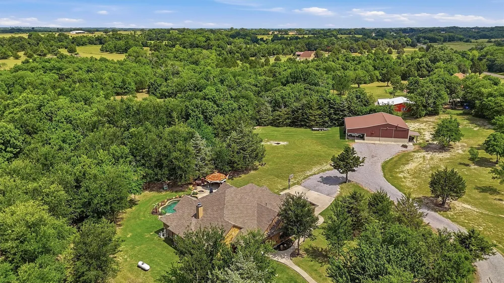 1011 Red Road Howe, TX 75459
