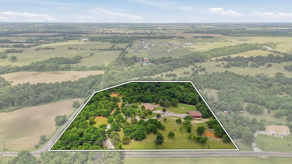 1011 Red Road Howe, TX 75459