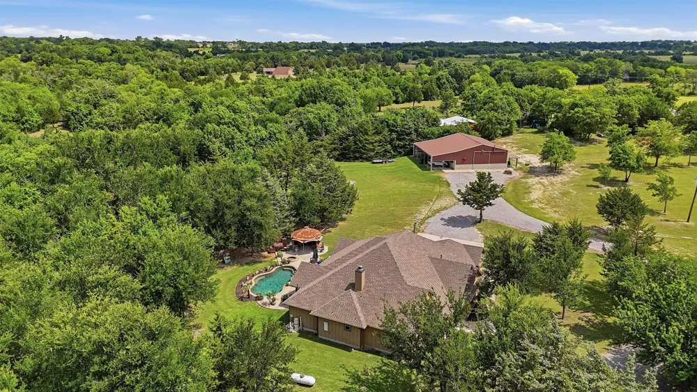 1011 Red Road Howe, TX 75459
