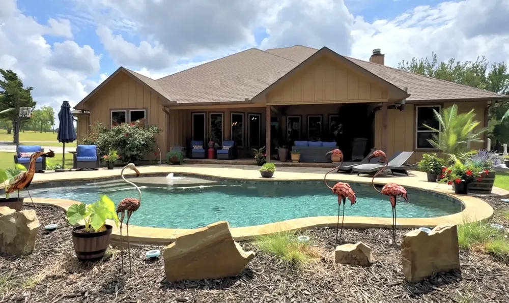 1011 Red Road Howe, TX 75459