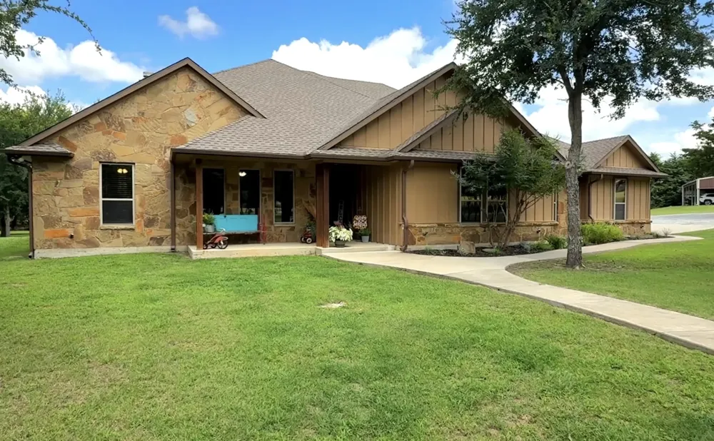 1011 Red Road Howe, TX 75459