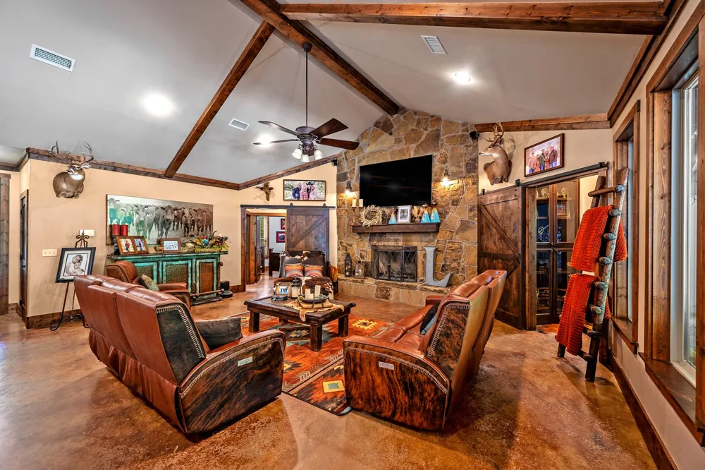 1011 Red Road Howe, TX 75459