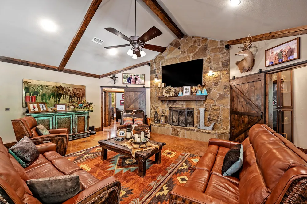 1011 Red Road Howe, TX 75459