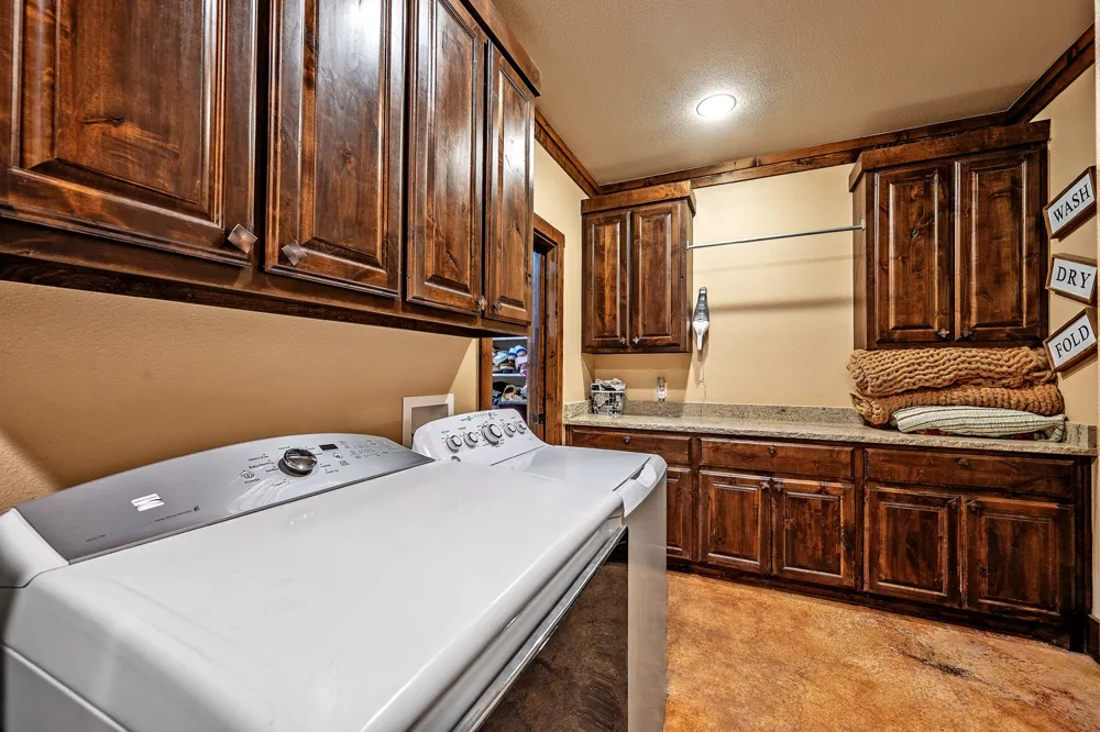 1011 Red Road Howe, TX 75459
