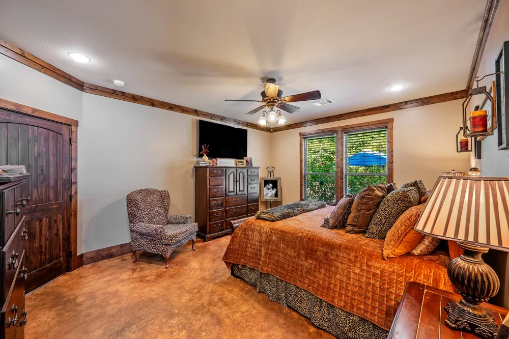 1011 Red Road Howe, TX 75459