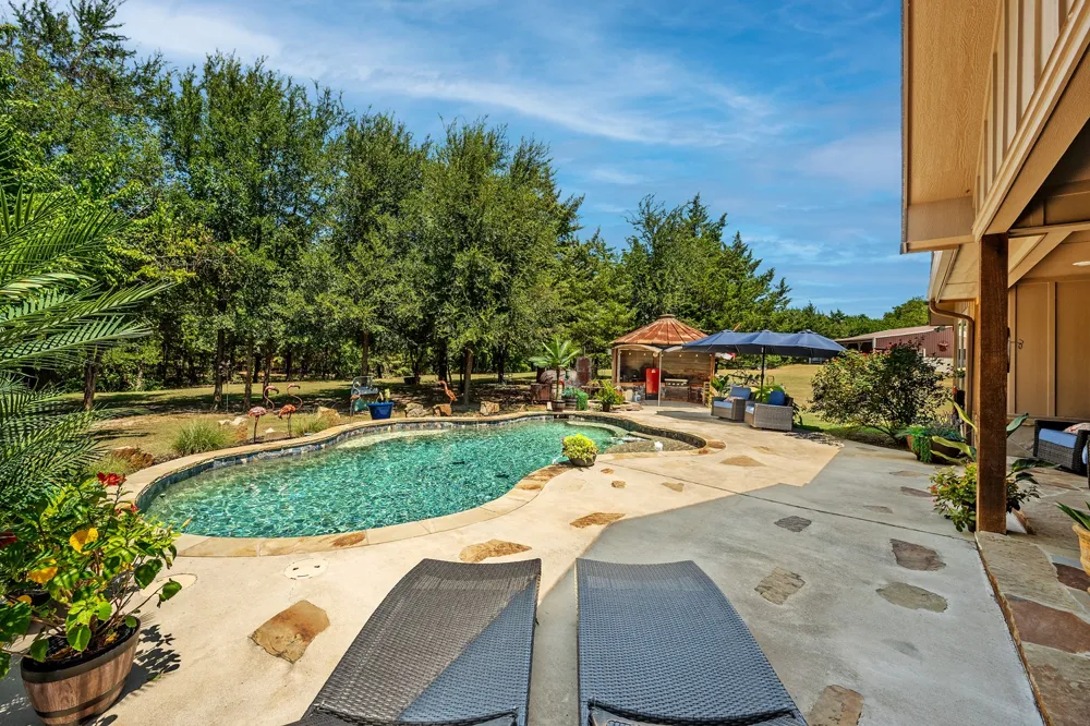 1011 Red Road Howe, TX 75459