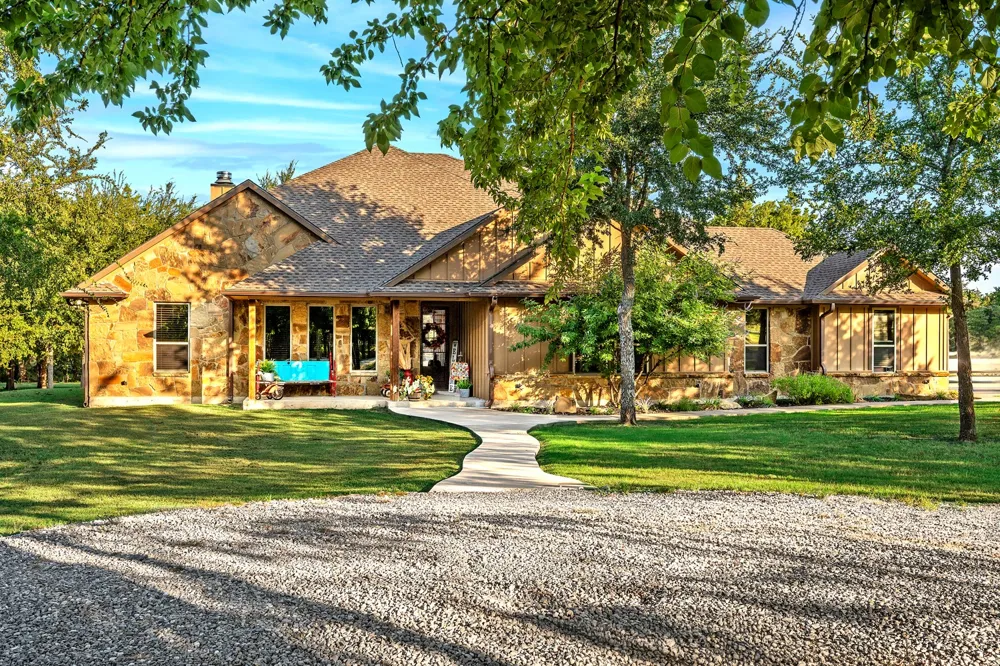 1011 Red Road Howe, TX 75459