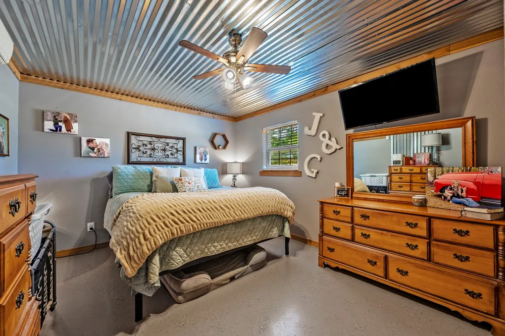 1011 Red Road Howe, TX 75459