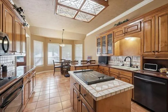 108 Wade Silsbee, TX 77656