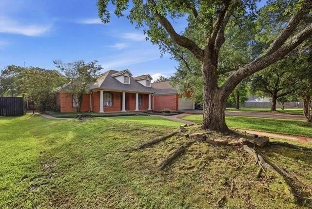 108 Wade Silsbee, TX 77656