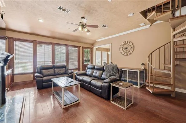 108 Wade Silsbee, TX 77656