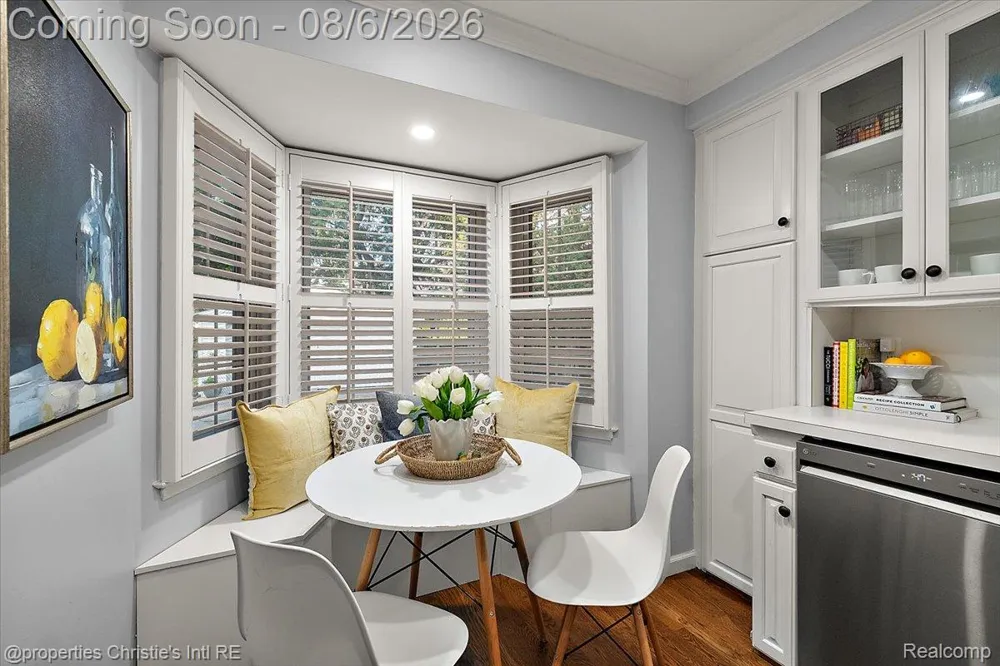 162 Fisher Road Grosse Pointe Farms City, MI 48230