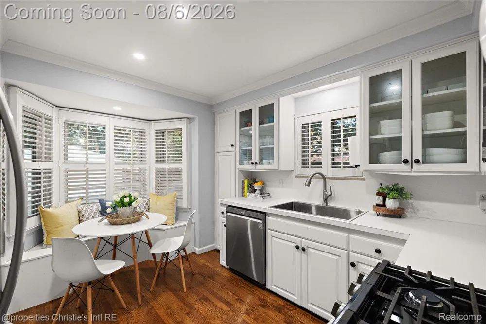 162 Fisher Road Grosse Pointe Farms City, MI 48230
