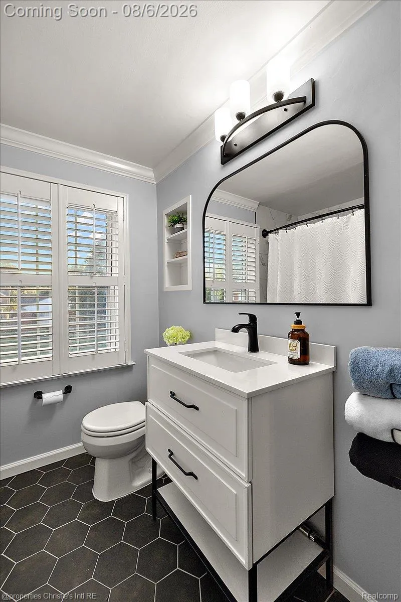 162 Fisher Road Grosse Pointe Farms City, MI 48230