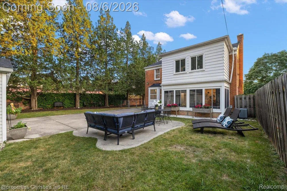 162 Fisher Road Grosse Pointe Farms City, MI 48230