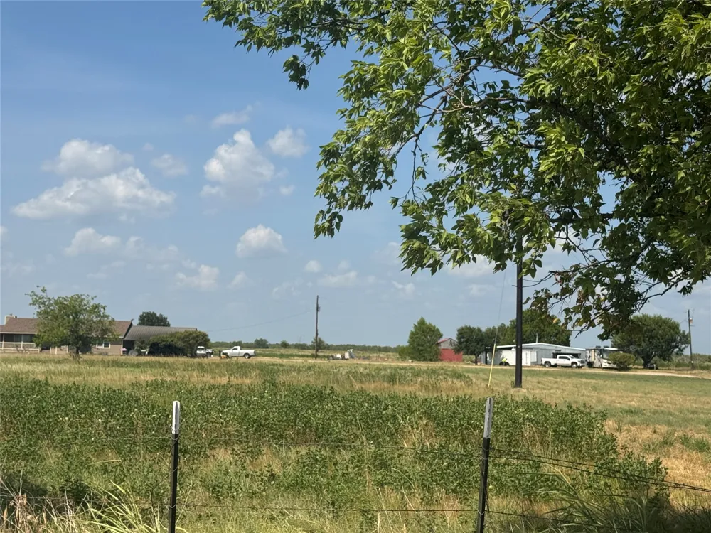 9562 County Road 147 Kaufman, TX 75142