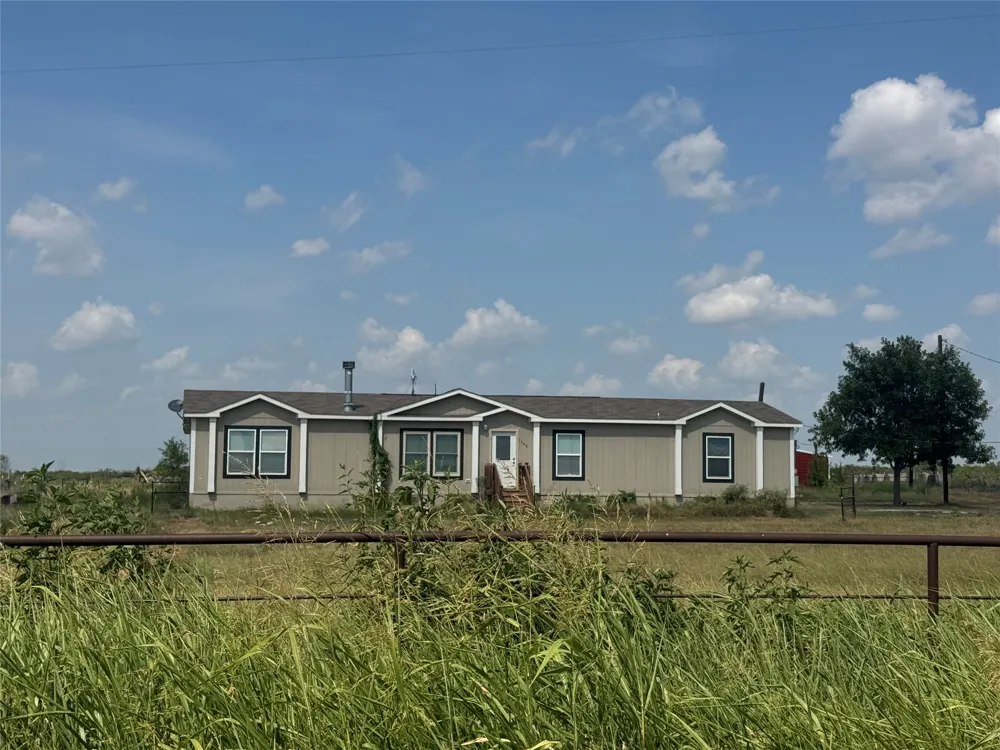 9562 County Road 147 Kaufman, TX 75142