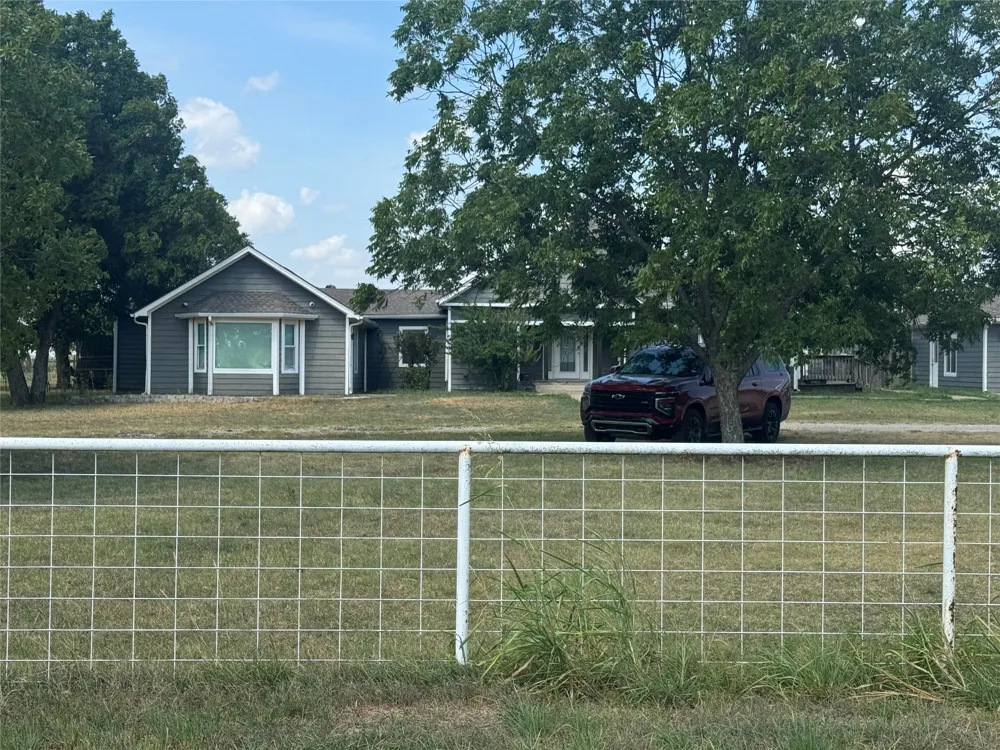 9562 County Road 147 Kaufman, TX 75142