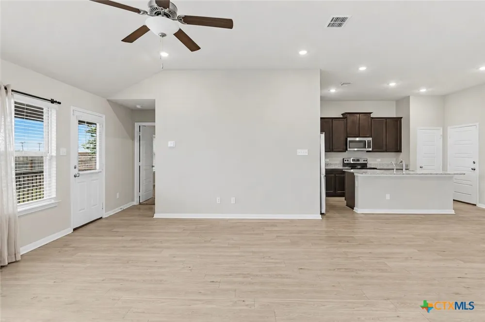 2905 Greenbriar Seguin, TX 78155