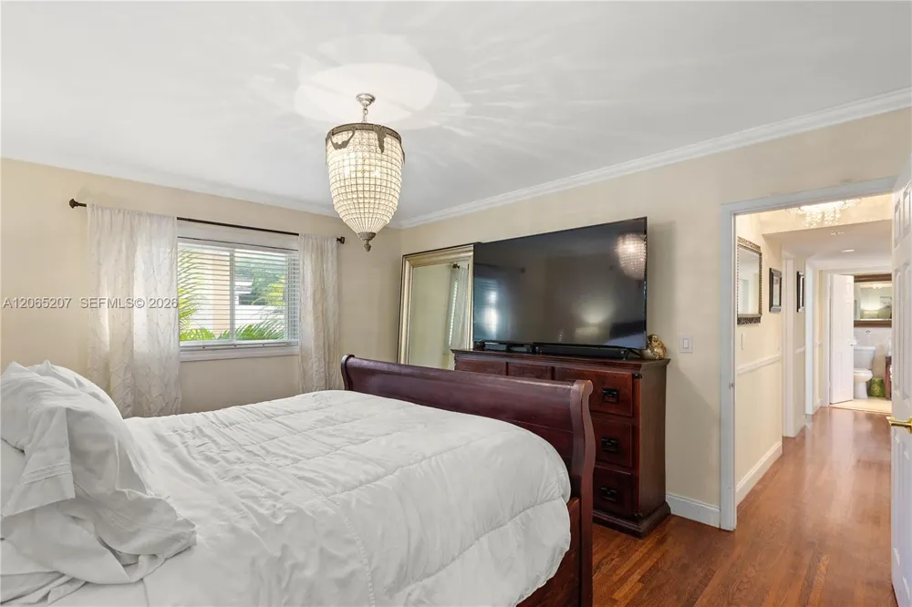 6315 Maynada St Coral Gables, FL 33146