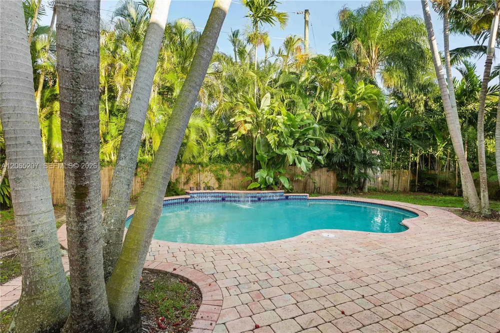 6315 Maynada St Coral Gables, FL 33146
