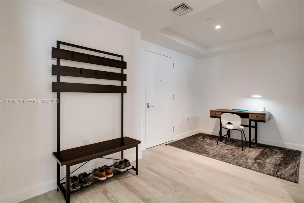45 SW 9th St #2306 Miami, FL 33130