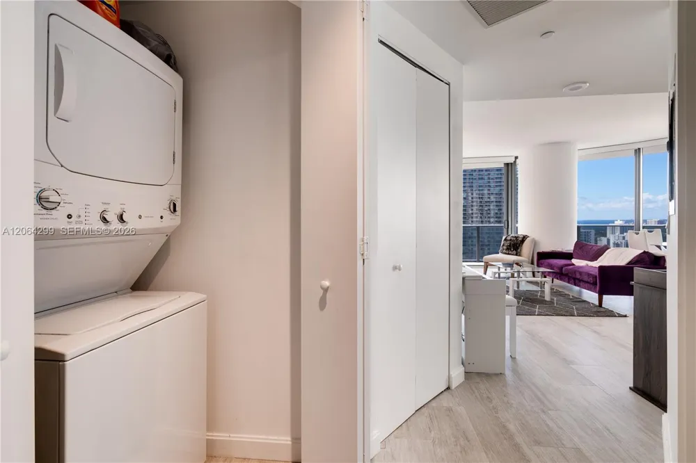 45 SW 9th St #2306 Miami, FL 33130