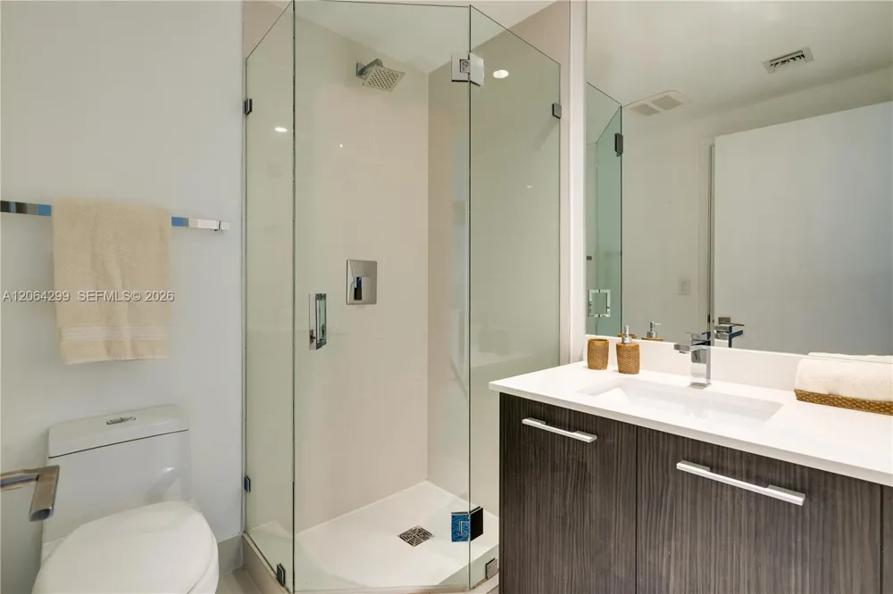 45 SW 9th St #2306 Miami, FL 33130