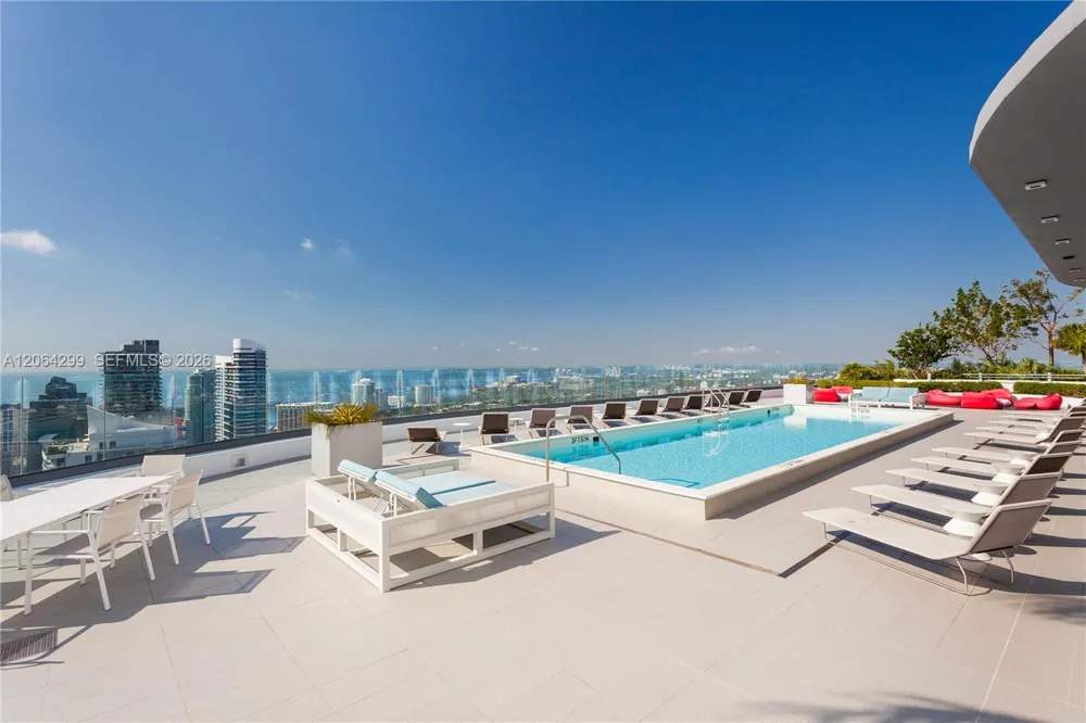 45 SW 9th St #2306 Miami, FL 33130