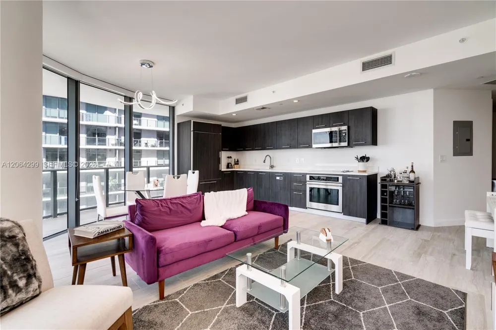 45 SW 9th St #2306 Miami, FL 33130