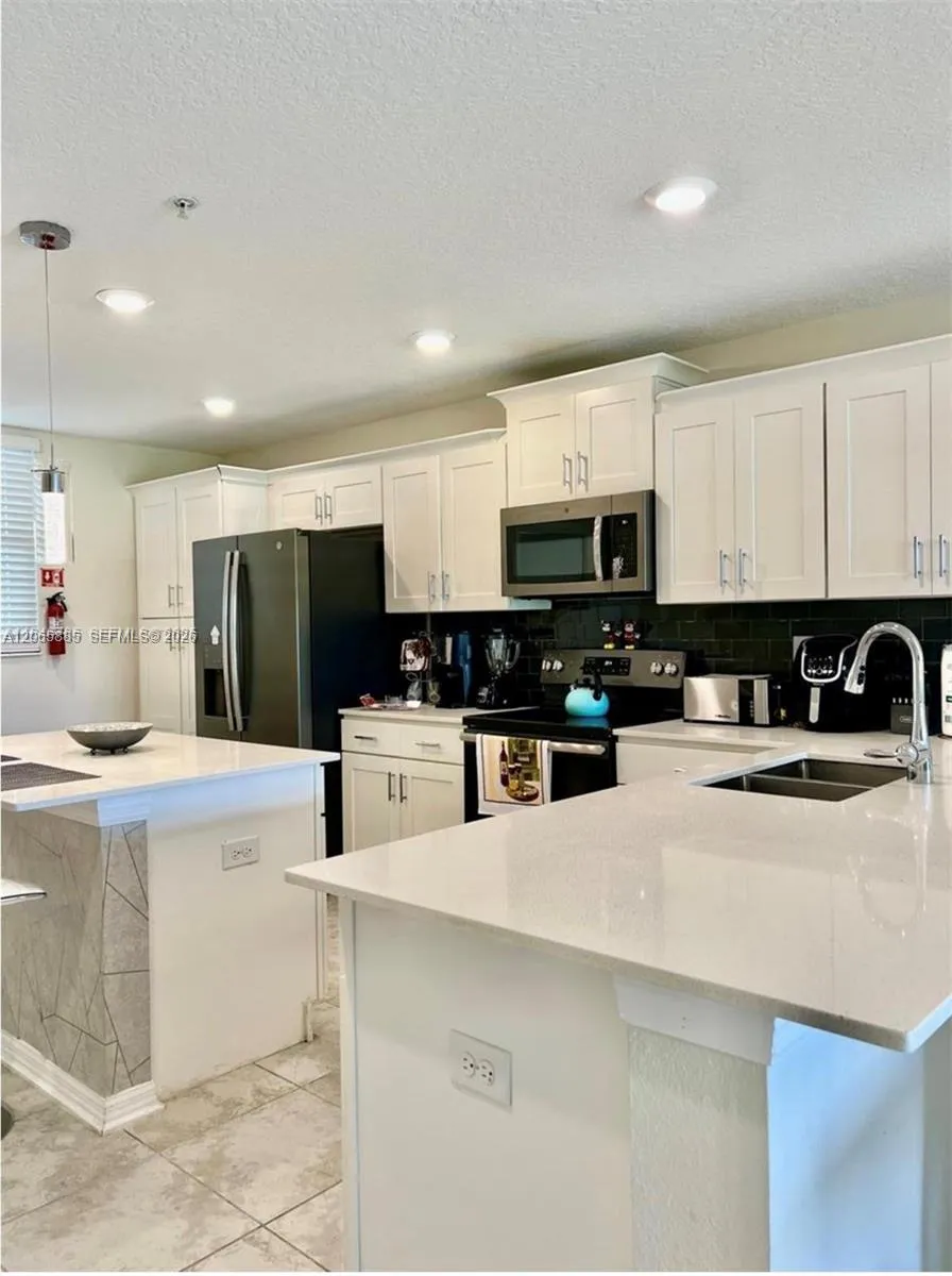 3111 Paradox #104 Kissimmee, FL 34746