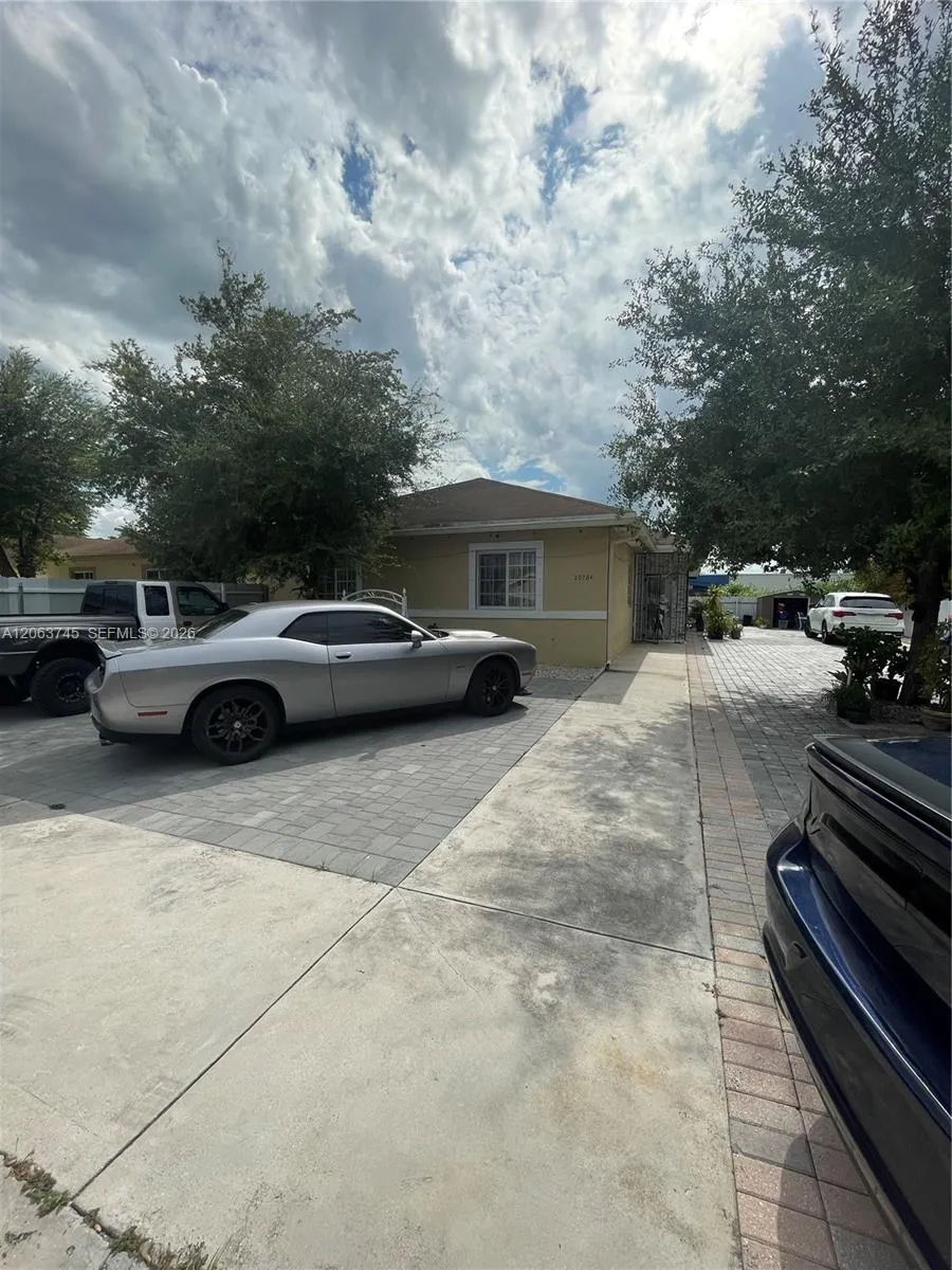 20764 NW 31st Ave Miami Gardens, FL 33056