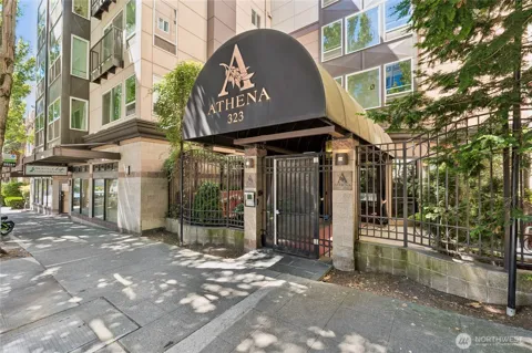323 Queen Anne Avenue #711