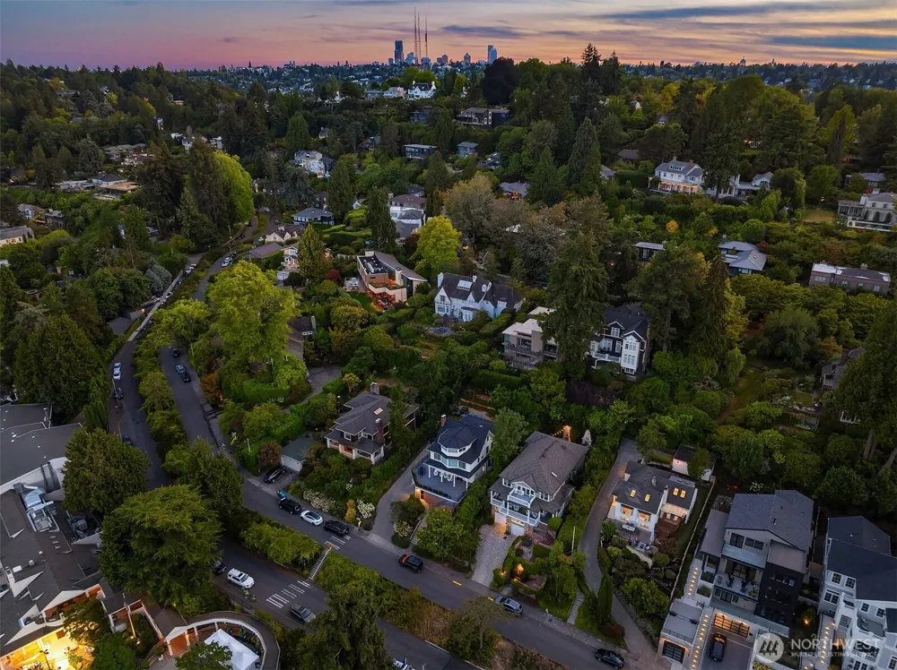 1021 McGilvra Boulevard E Seattle, WA 98112