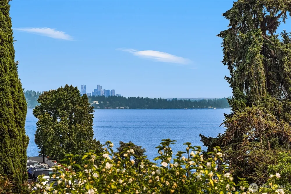 1021 McGilvra Boulevard E Seattle, WA 98112
